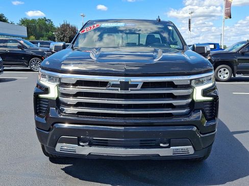 Used 2023 Chevrolet Silverado 1500 High Country w/ Technology Package image 2