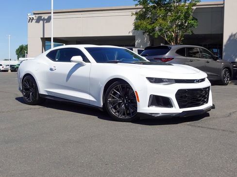 Used 2018 Chevrolet Camaro ZL1 image 5