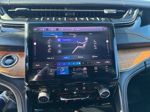 Used 2025 Jeep Grand Cherokee Summit AWD/4WD image 31