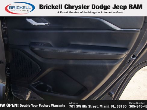 New 2025 Jeep Grand Cherokee L Laredo image 14