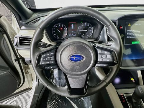 Used 2025 Subaru Forester Premium AWD/4WD image 10