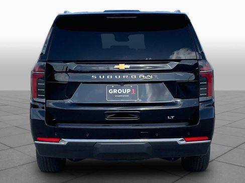 Used 2025 Chevrolet Suburban LT RWD image 5