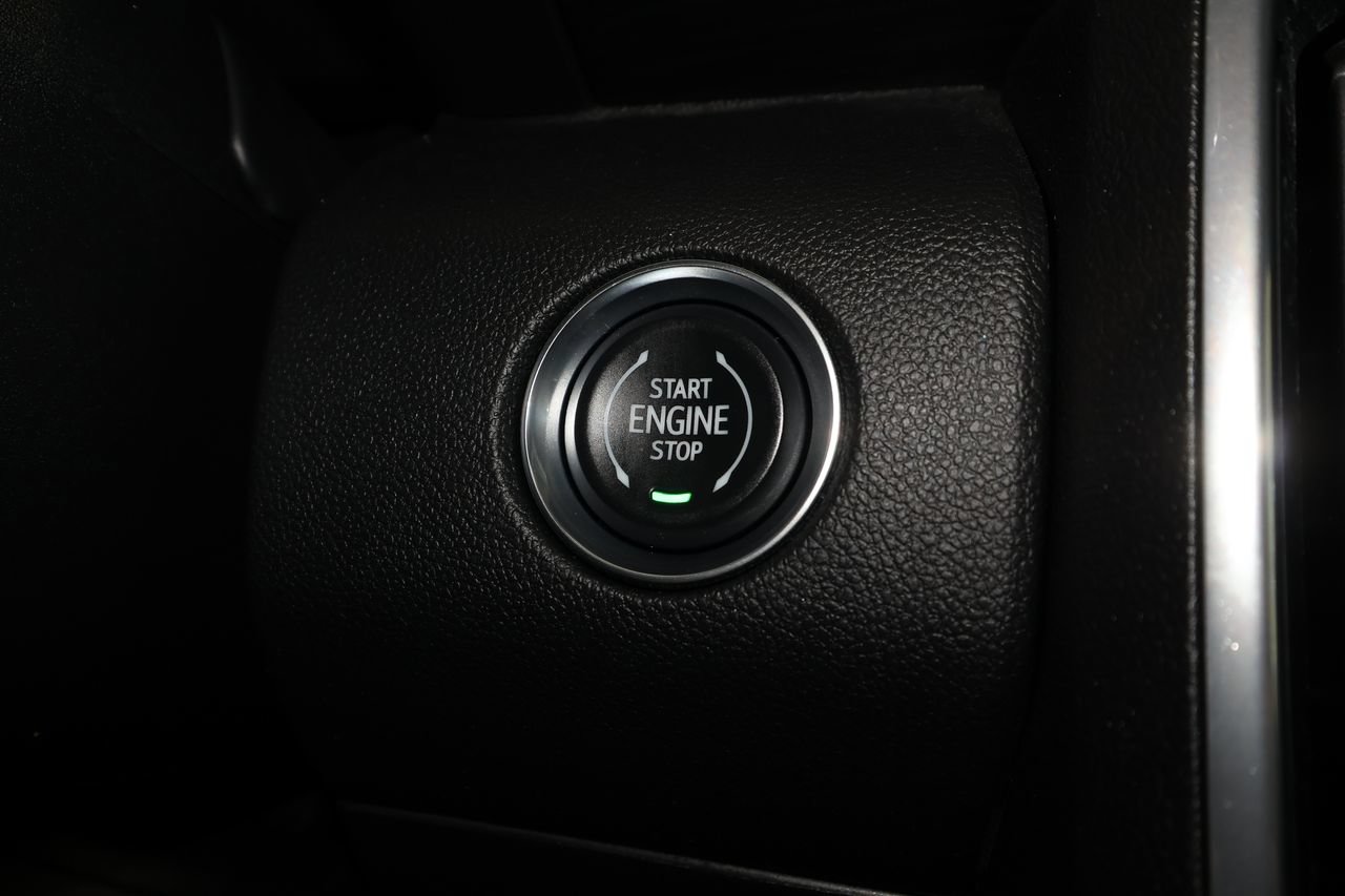 Certified 2026 GMC Acadia Elevation w/ Elevation Premium Package FWD image 17