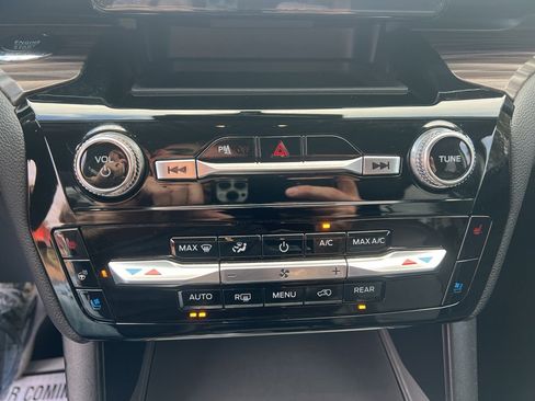 Used 2024 Ford Explorer Limited image 54