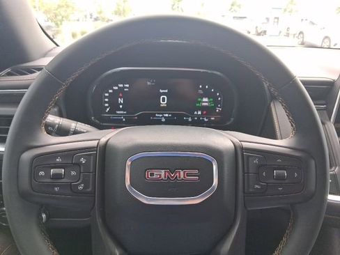 Used 2024 GMC Yukon AT4 w/ AT4 Premium Package AWD/4WD image 8