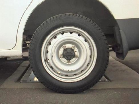 Used 2020 Nissan NV200 S image 11