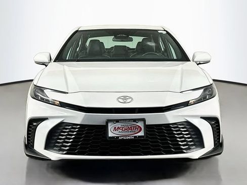 Used 2025 Toyota Camry SE FWD image 14