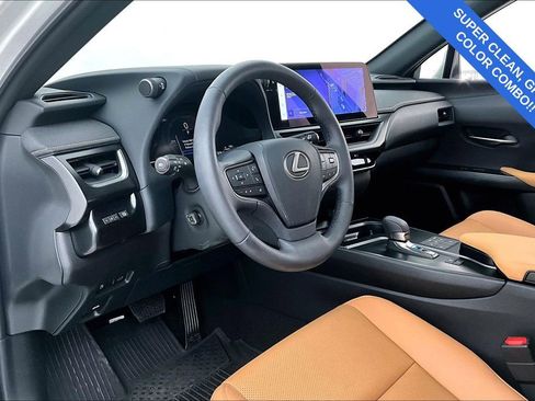 Used 2025 Lexus UX 300h AWD image 17