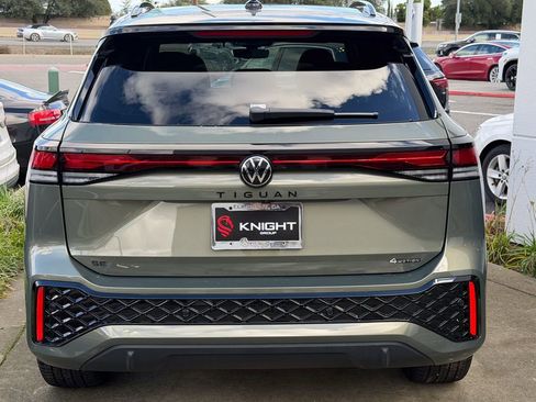 New 2026 Volkswagen Tiguan SE R-Line image 9