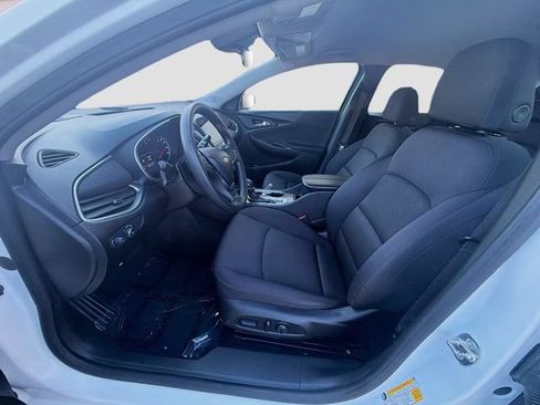 Used 2025 Chevrolet Malibu LT FWD image 16