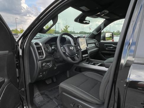 Used 2025 RAM 1500 Big Horn AWD/4WD image 38