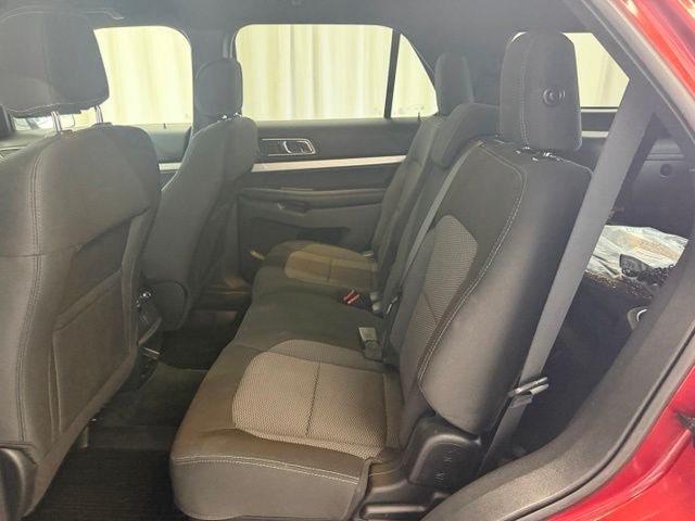 Used 2017 Ford Explorer XLT w/ Class II Trailer Tow Package AWD/4WD image 18