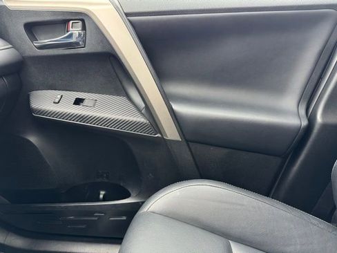 Used 2014 Toyota RAV4 Limited w/ Technology Package image 19