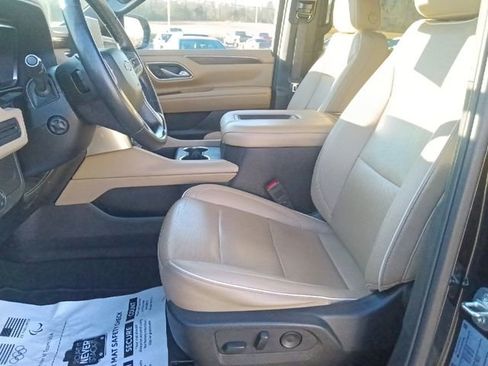 Used 2024 Chevrolet Suburban Premier RWD image 15