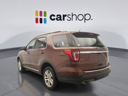Used 2018 Ford Explorer XLT w/ Equipment Group 201A image 2