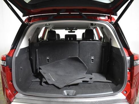 Used 2024 Nissan Pathfinder SL AWD/4WD image 34