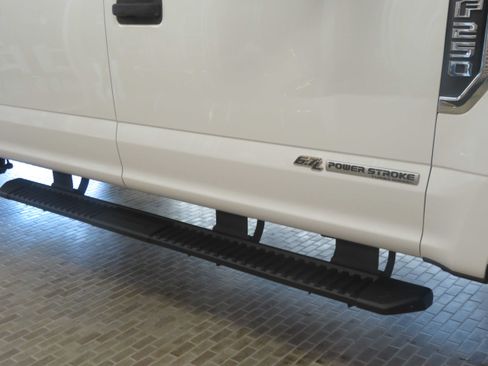 Used 2019 Ford F250 XLT w/ FX4 Off-Road Package AWD/4WD image 60