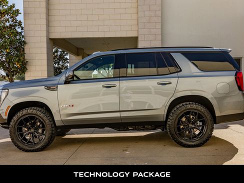 Used 2025 GMC Yukon AT4 w/ Premium Trailering Package image 6