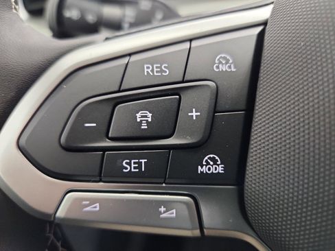 New 2026 Volkswagen Tiguan SE image 14