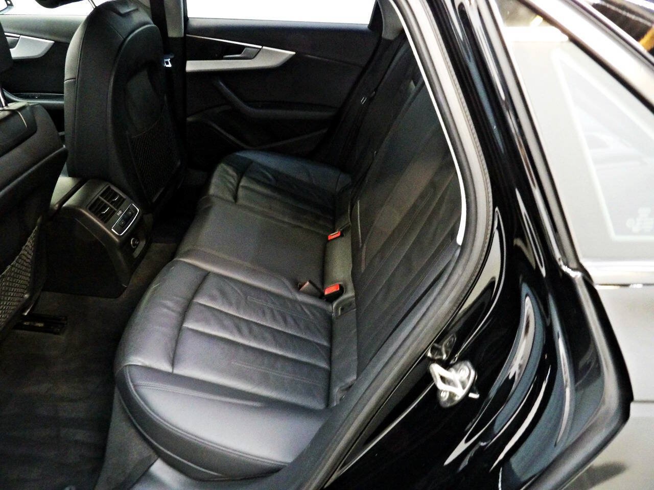 Used 2018 Audi A4 2.0T Ultra Premium w/ Convenience Package FWD image 10