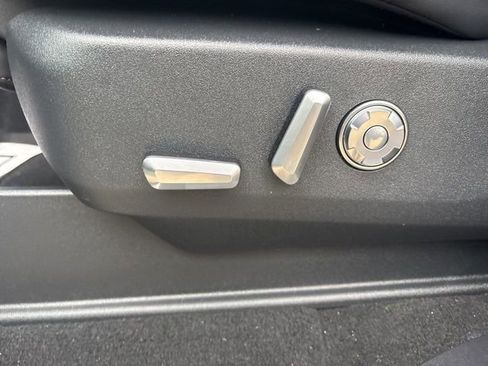 New 2025 Lincoln Navigator Reserve w/ Jet Appearance Package image 17