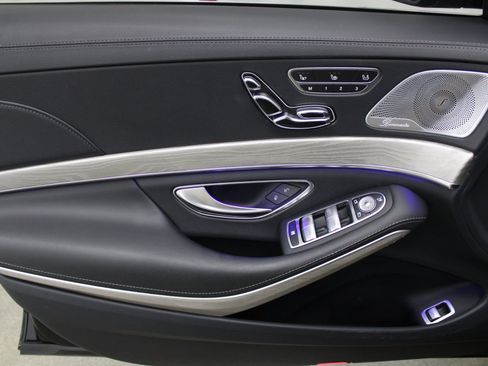 Used 2015 Mercedes-Benz S 550 4MATIC Sedan image 12