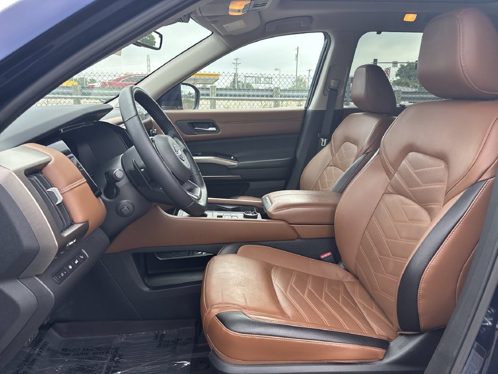 Certified 2024 Nissan Pathfinder Platinum AWD/4WD image 25