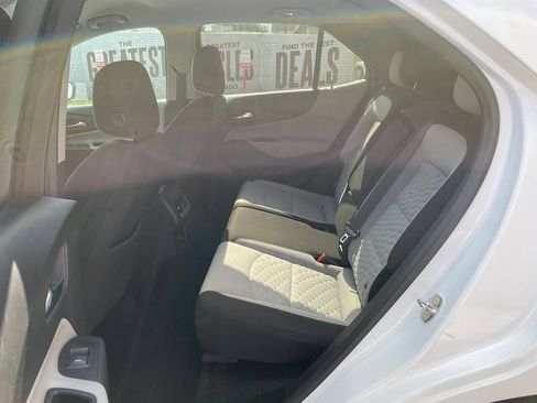 Used 2019 Chevrolet Equinox LT FWD image 3