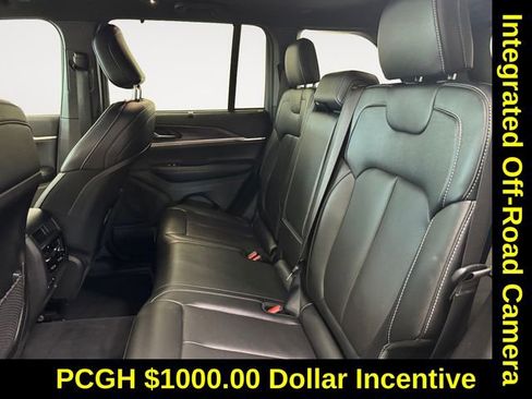 Used 2024 Jeep Grand Cherokee Limited w/ Luxury Tech Group II image 21