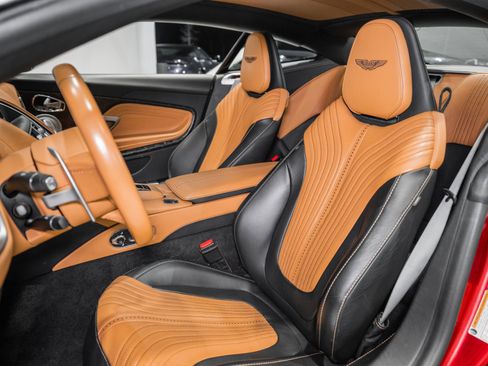 Used 2017 Aston Martin DB11 V12 image 12