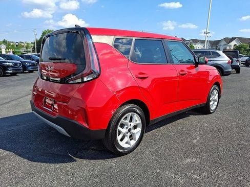 Used 2023 Kia Soul LX w/ LX Technology Package FWD image 8