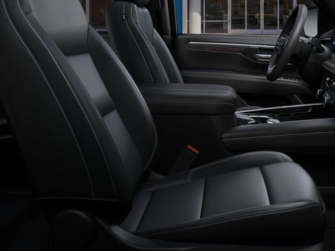 New 2026 Chevrolet Suburban Z71 w/ Comfort Package AWD/4WD image 8