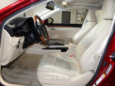 Used 2013 Lexus ES 300h w/ Luxury Pkg FWD image 8