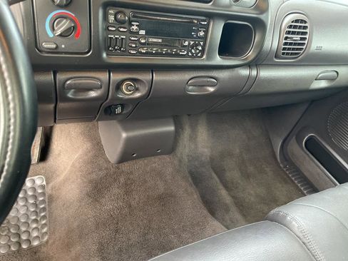 Used 2001 Dodge Ram 2500 Truck 2WD Quad Cab image 31