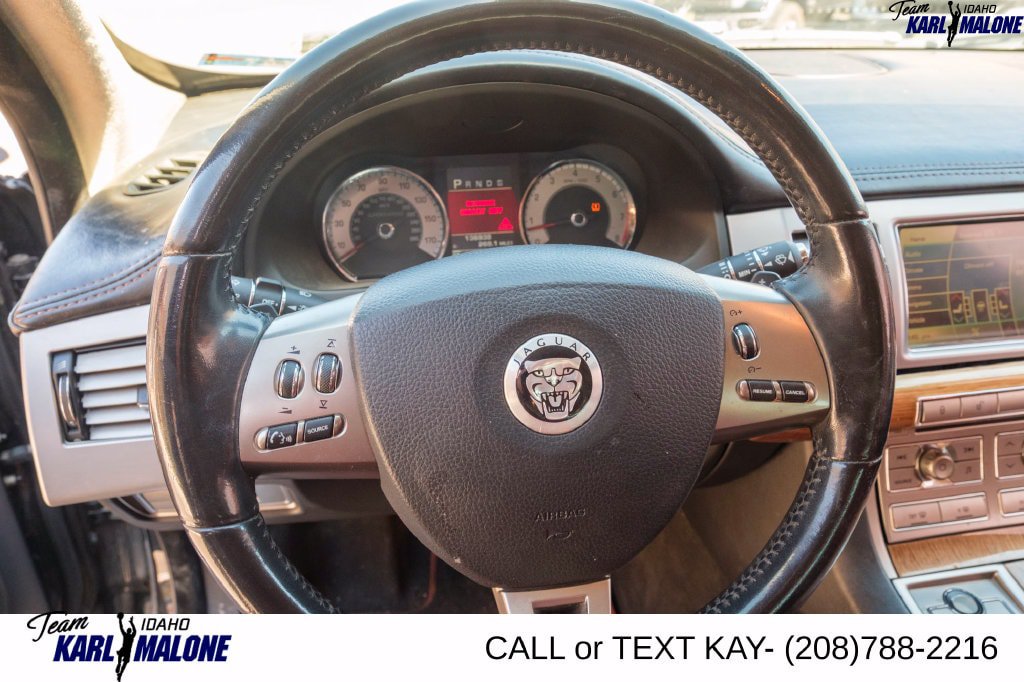 Used 2010 Jaguar XF Supercharged RWD image 12