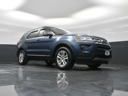 Used 2018 Ford Explorer XLT w/ Equipment Group 201A image 27