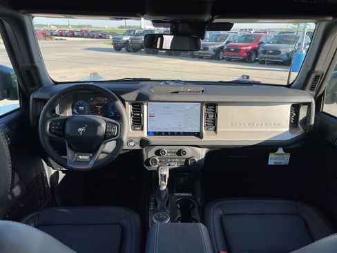 New 2025 Ford Bronco Outer Banks AWD/4WD image 17