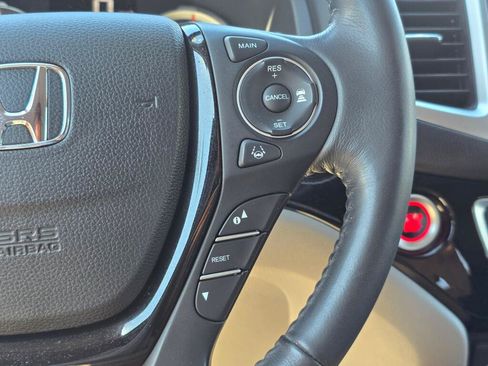 Used 2018 Honda Pilot Touring image 20