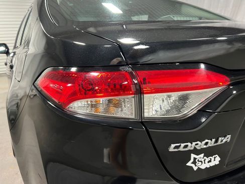 Used 2023 Toyota Corolla LE FWD image 31
