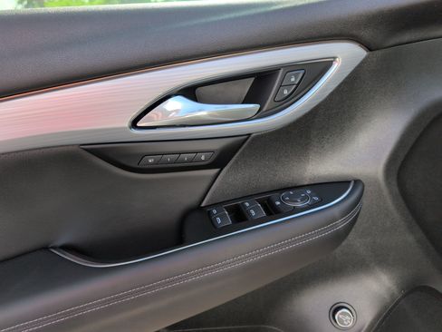 Used 2024 Buick Envision Avenir AWD/4WD image 8