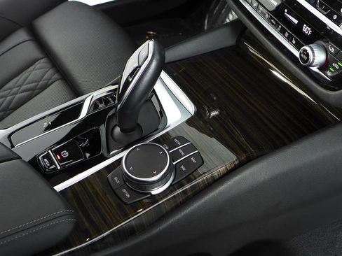 Used 2023 BMW 530i w/ Convenience Package RWD image 15