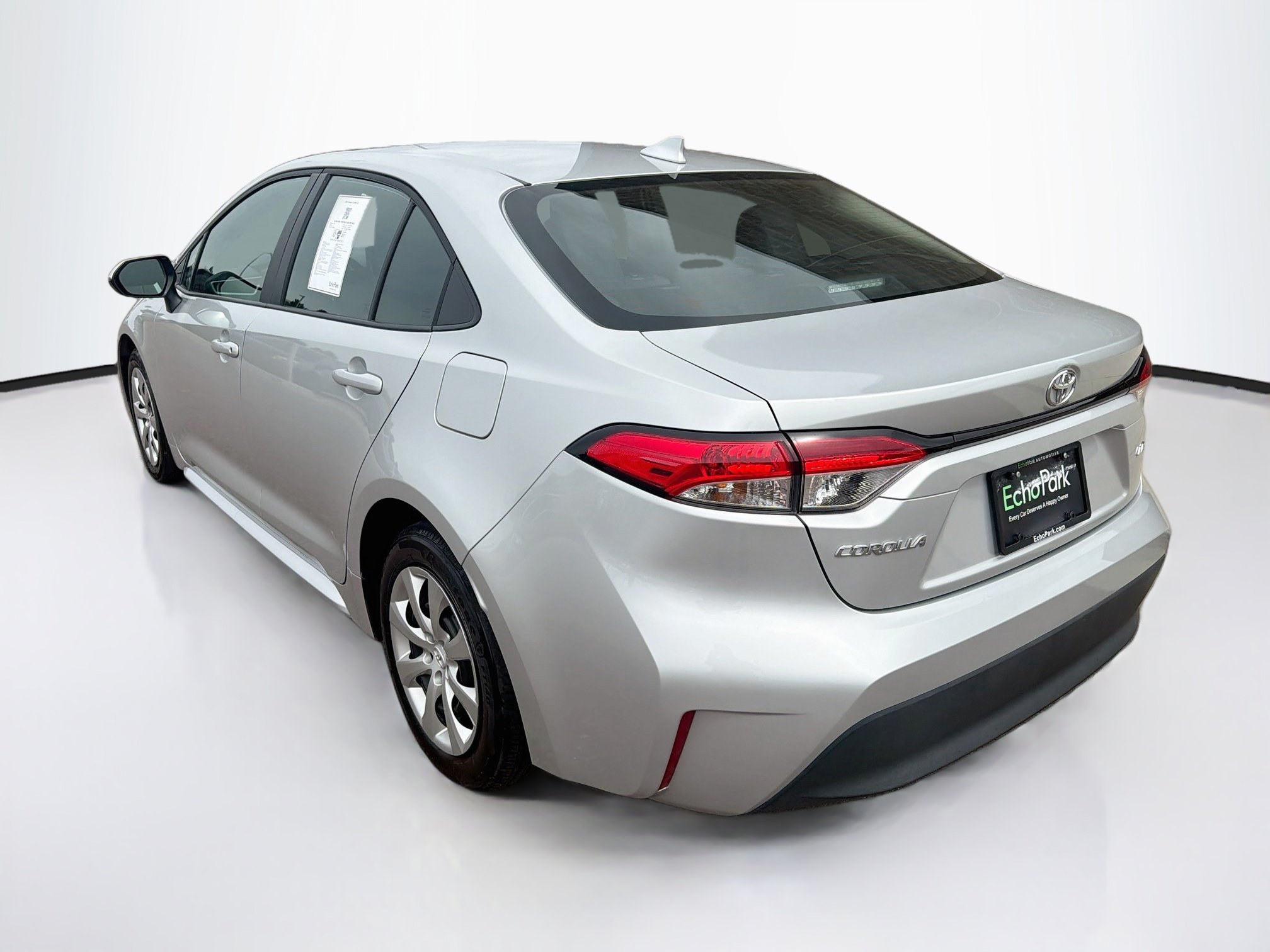 Used 2026 Toyota Corolla LE FWD image 5