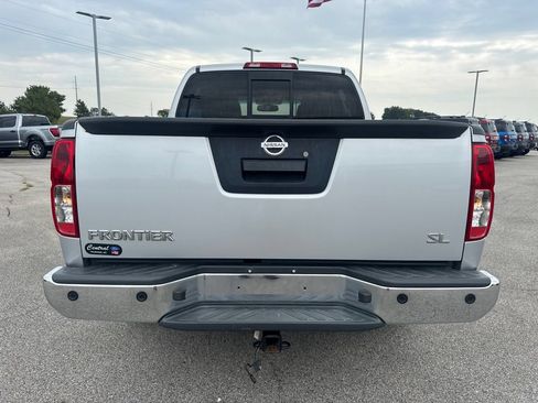 Used 2019 Nissan Frontier SL RWD image 5