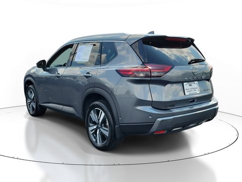 Certified 2025 Nissan Rogue SL AWD/4WD image 3