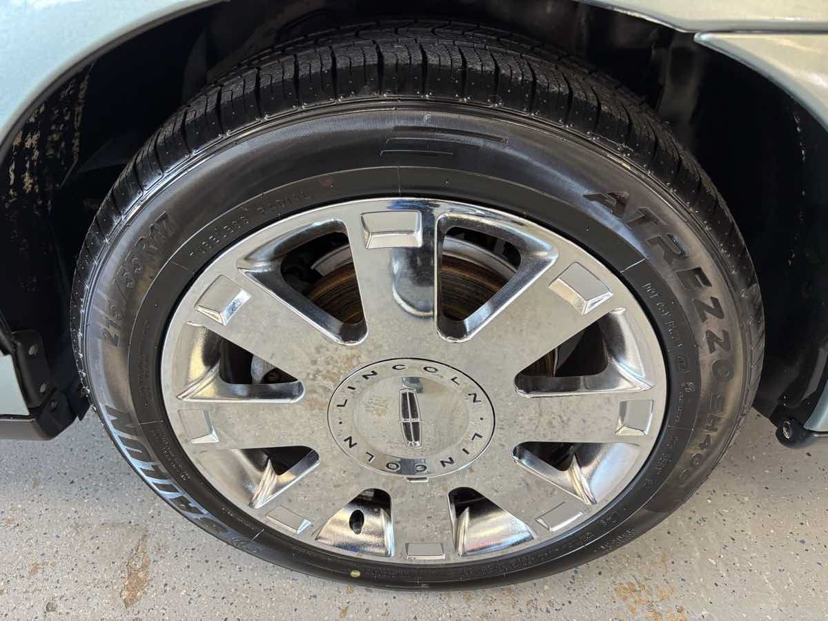 Used 2004 Lincoln LS RWD image 25