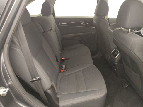 Used 2020 Kia Sorento LX FWD image 19