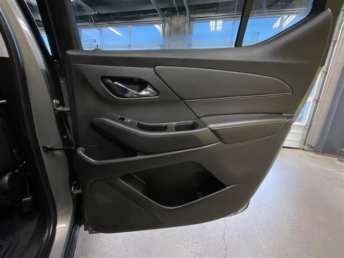 Used 2018 Chevrolet Traverse LT FWD image 21