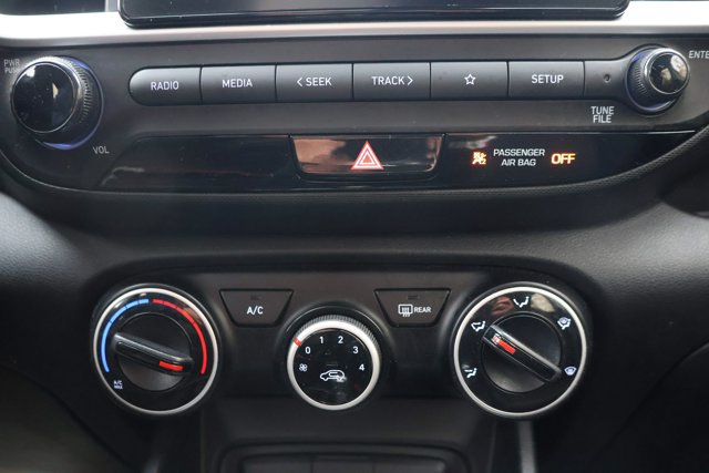 Used 2022 Hyundai Venue SE w/ Cargo Package FWD image 19