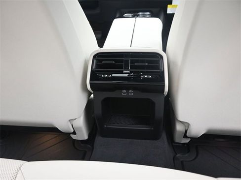 New 2025 BMW 530i w/ Premium Package image 25