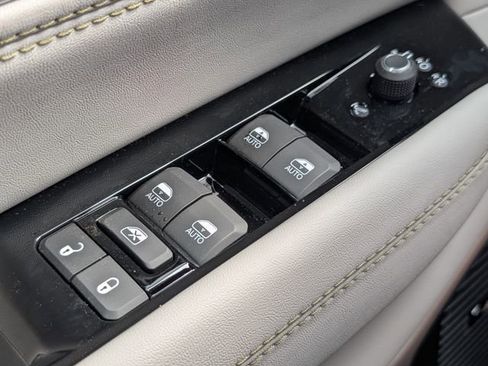 New 2026 Jeep Grand Wagoneer L 2WD image 22